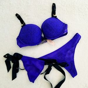 Victoria's Secret Vintage Fashion Show 3 Piece Bra & Panty Set NWT